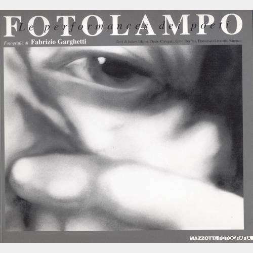 Fotolampo -  Le performances dei poeti. Fotografie di Fabrizio Garghetti
